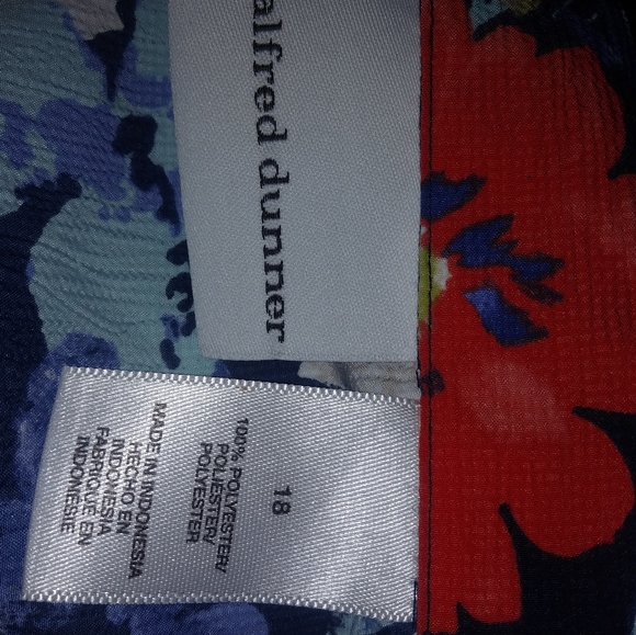 Alfred Dunner 18 Red White Blue Butterfly Travel Top Plus - Picture 2 of 5